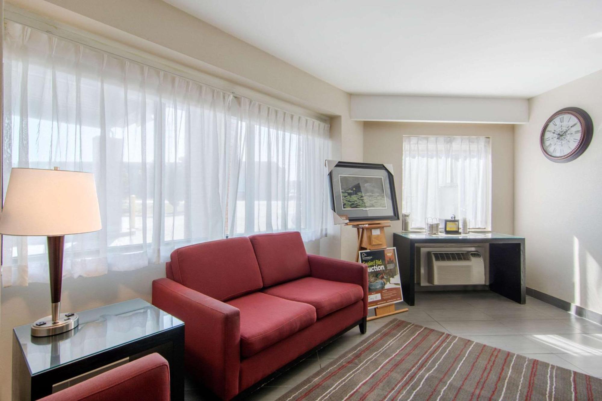 Comfort Inn Sudbury Eksteriør bilde